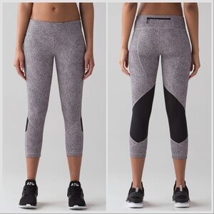 Lululemon Pace Rival Crop 22” Sea Spray Alpine White Dark Chrome/Black Size 8
